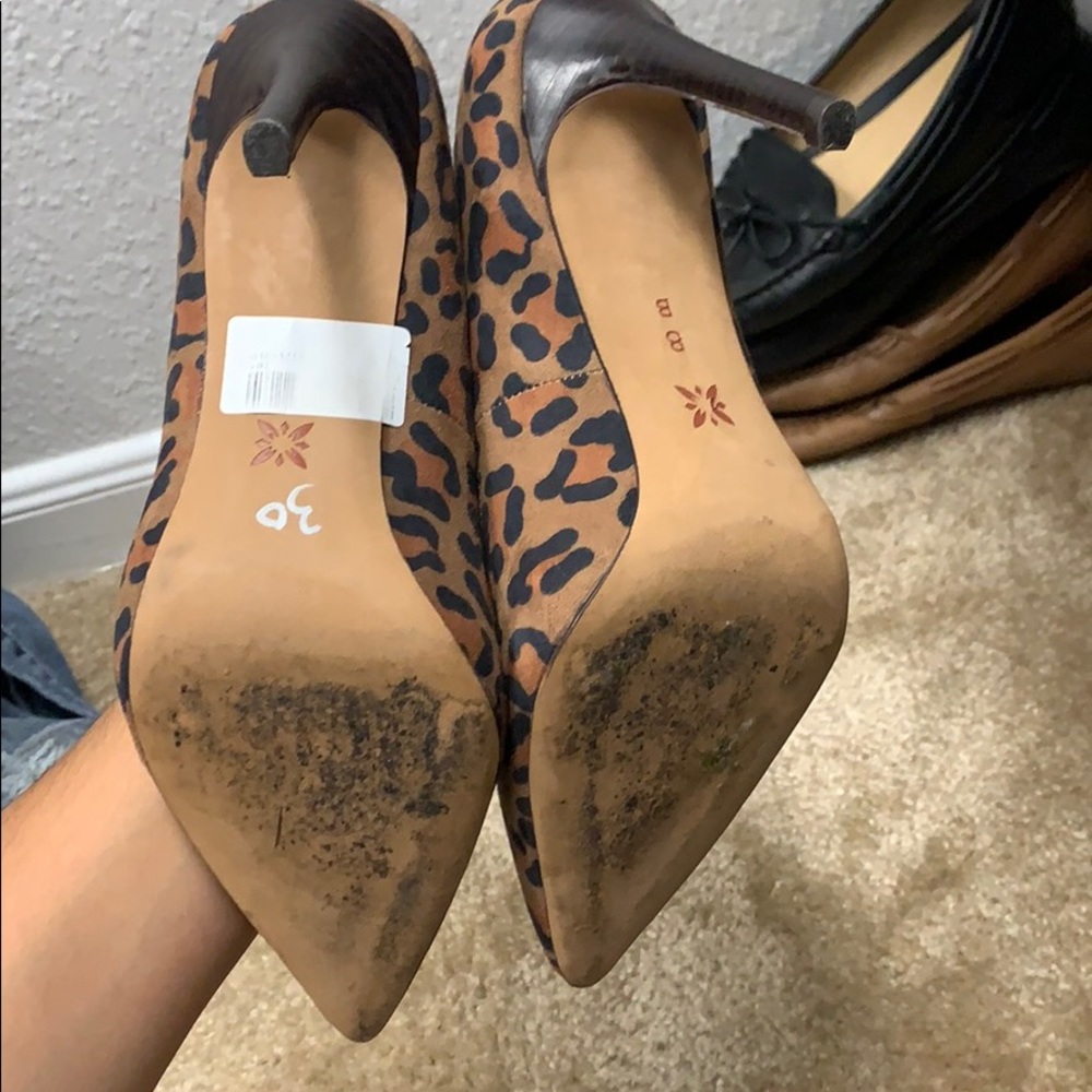Heels - Picture 2 of 3